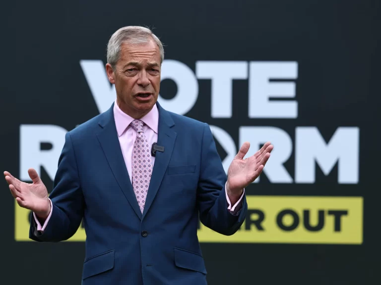 Reform UK’s Farage failed to disclose funds from convicted criminal: Report – Al Jazeera