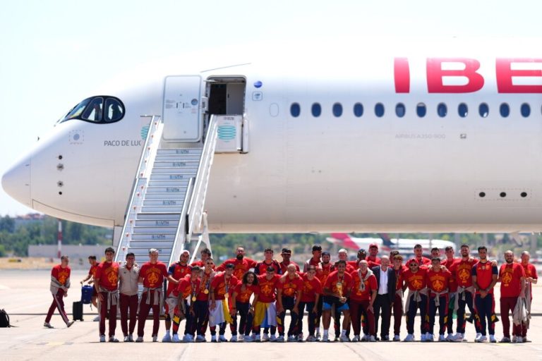 Spain’s World Cup champions return home for royal welcome and parade through Madrid – AP News